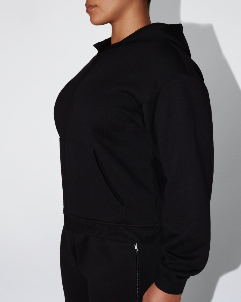 SOPHIA SHORTS LONGER BLACK ZIP HOODIE BLACK 0023